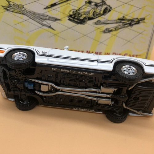 Matchbox Collectibles 1970 Oldsmobile 442 Convertible new, white