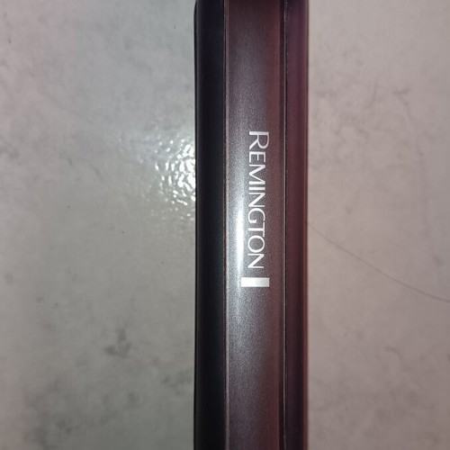 Remington S6595 hair straightener with ceramic plates