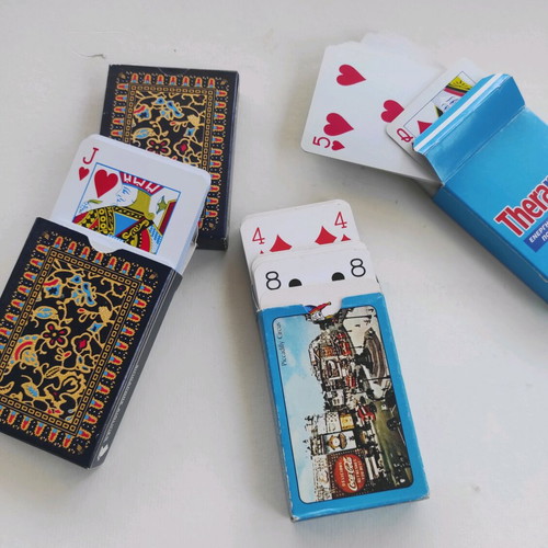 Playing cards like new, pack of 4