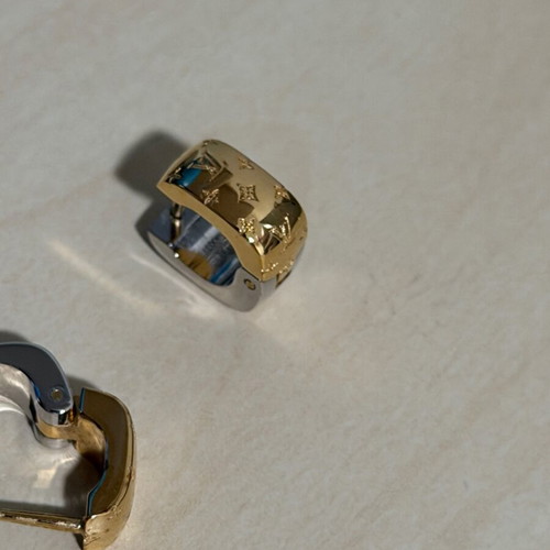 Louis Vuitton earrings like new, gold and silver