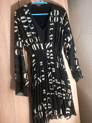 Dress like new with elastic waist, size M-L