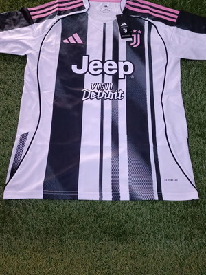 Juventus Home Jersey 2025-26, medium size, official replica