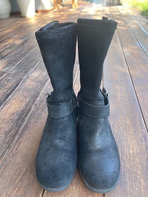 Μπότες UGG Australia σαν καινούργιες, μαύρο και καφέ, μέγεθος 35