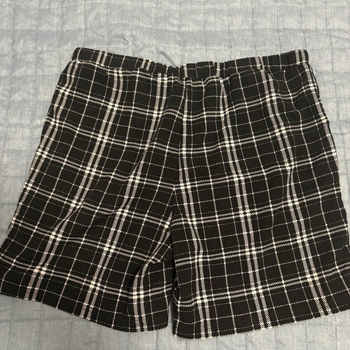 SHEIN men's set XL: black T-shirt with checked pocket & checked shorts