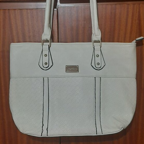 Large shoulder bag cream like new, high capacity, quality material