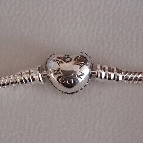 Pandora bracelet size 18 cm new, heart clasp with pave