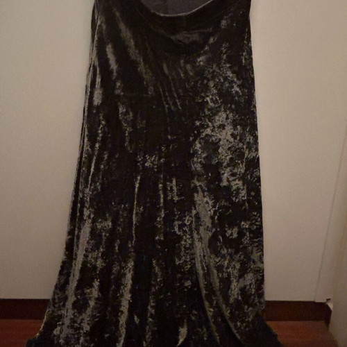 Zara long velvet skirt in khaki like new, size XS