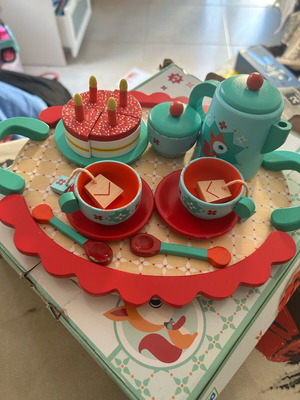 Djeco wooden tea set "Birthday Party" used, blue with cake