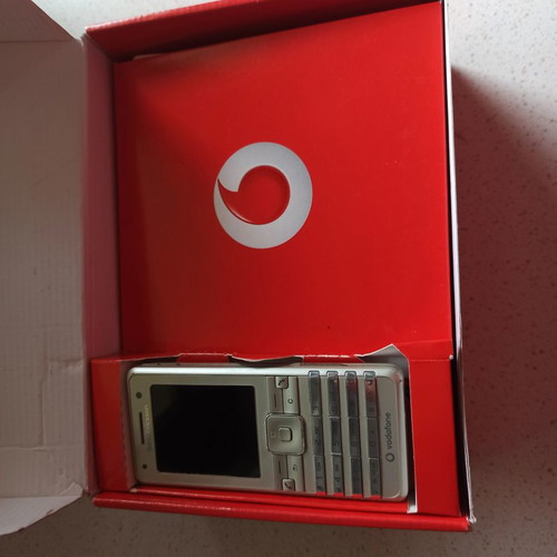 Old mobile phones used for collectors or spare parts