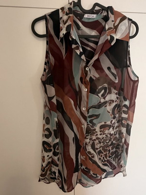 Bill Cost Sheer Sleeveless Shirt size S like new, multicolor