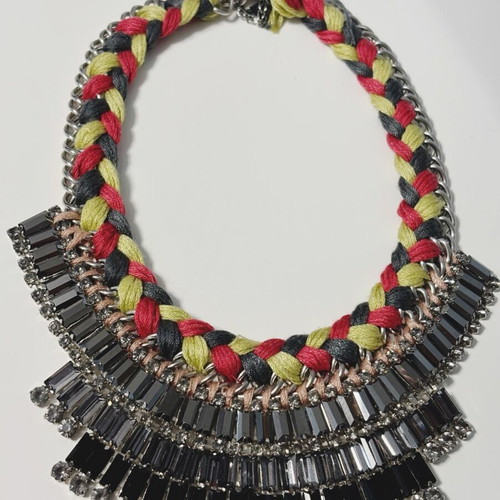 Necklace like new, colorful