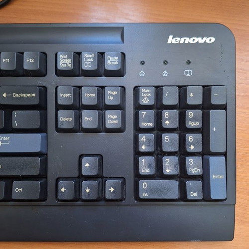 Lenovo SK-8825 Wired Keyboard like new, USB