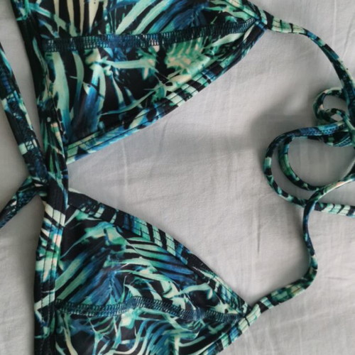 Victoria's Secret triangle bikini top size XS like new blue-turquoise
