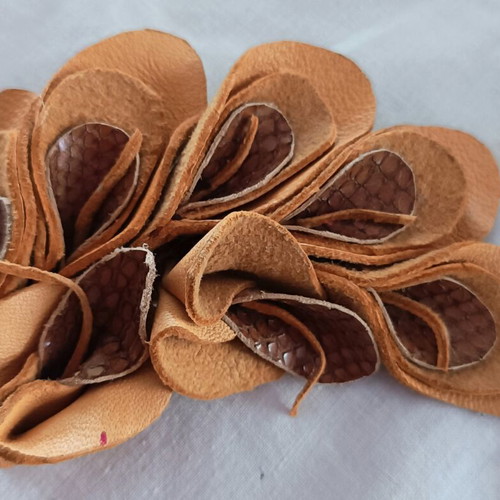 Leather brooch handmade, like new, ochre mustard color