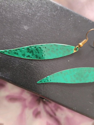 Gold Leaf Green Glossy Dangle Earrings like new
