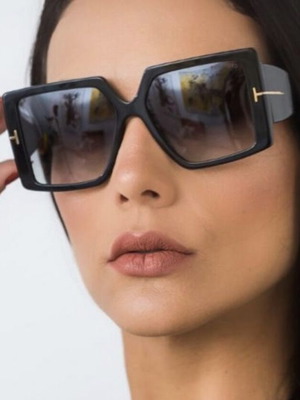 Tom Ford Quinn TF790 01B sunglasses like new, black glossy