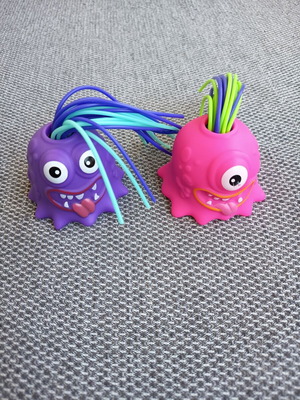 Apli Screaming Monsters figures used with elastic hair and funny sounds