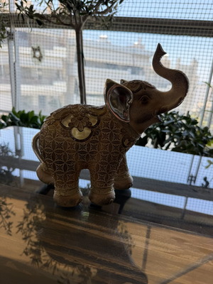 Decorative elephants like new