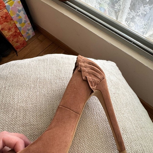 Camel suede Bershka pumps like new, size 37, 12cm heel