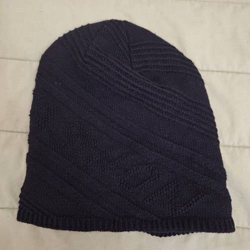 Black Beanie like new, 55% cotton 45% viscose, size M, black