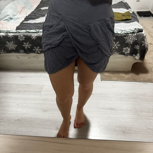 In & Out sports skirt used, size M, gray