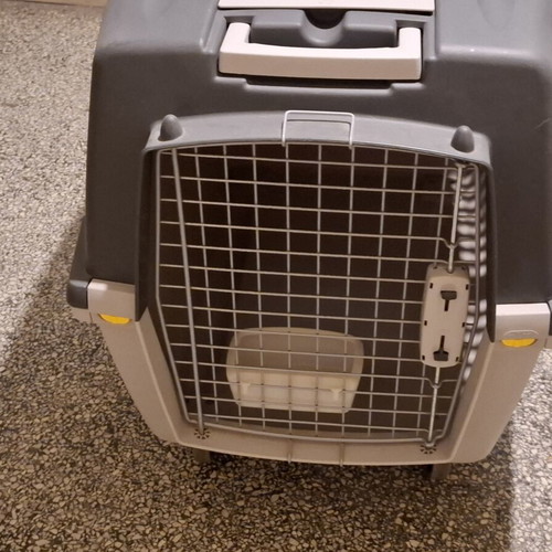 Trixie Gulliver Dog Carrier Crate like new with metal door and storage