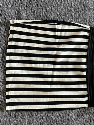 Elastic skirt used, black and white, size L