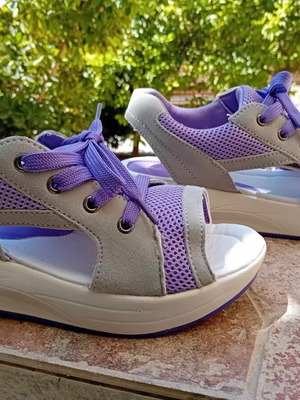 Platform sandals with cut-outs new, size 37, purple and white