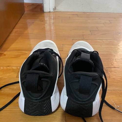 Adidas athletic shoes like new, size 41.5, black and white
