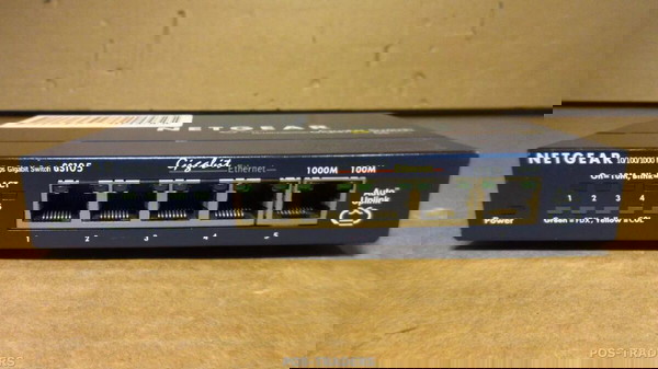 Netgear GS105 gigabit switch