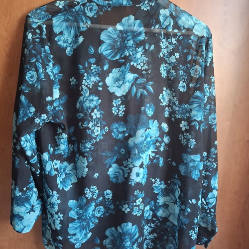 Floral shirt one size like new, black with turquoise print