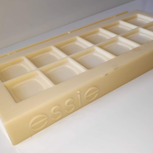 Essie stand for 12 nail polishes used