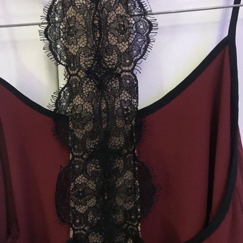 Bordeaux loose top with lace ISO new, size S