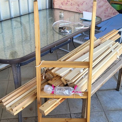 Loft bed like new with protective wood and ladder