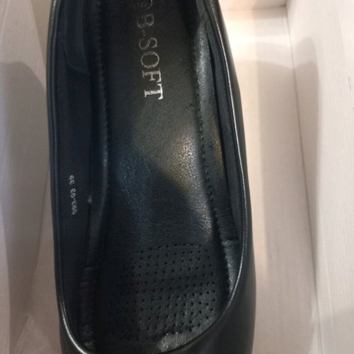 B-Soft black pumps like new, comfortable and elegant size 39
