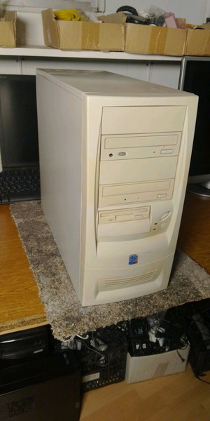 ρωτήστε για διαθεσιμότητα retro pentium 4 windows XP ελεγμένος σε λειτουργική κατάσταση