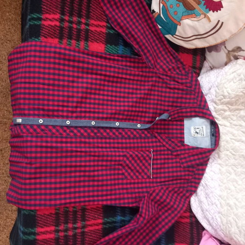 Men's/teen red shirt new, size XL