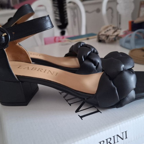 Labrini leather sandals size 39 like new, black