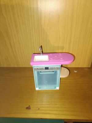 Barbie sink like new
