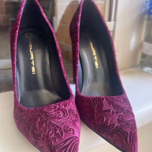 Mourtzi pointed velvet pumps used, red, size 38