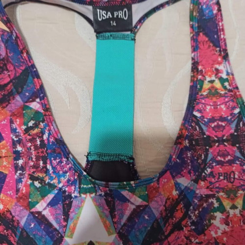 USA Pro sports top XL like new, multicolor