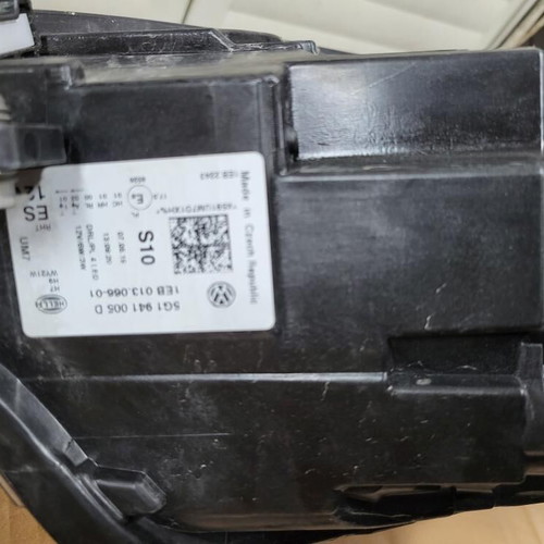 Volkswagen Golf 7.5 2019 Bleumotion headlights like new