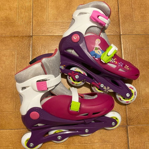 Roller skates kids sizes 34-37 with protective gear in perfect condition