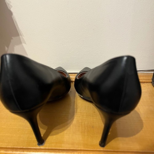 GoGo black pumps with low heel like new, size 39