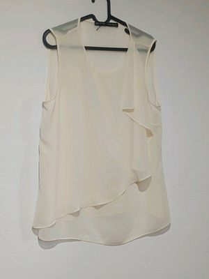 Zara beige top size M like new