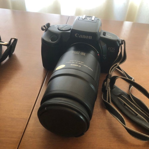 Canon EOS 750 analog camera used with Canon EF 100-200 mm 1:45 A lens and case