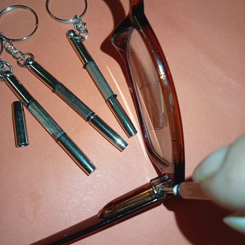 Multiscrewdriver keychains like new, set of 4 pieces