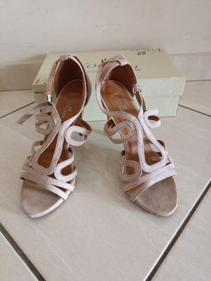 Voi & Noi Nude Sandals Size 39 Like New, 10cm Heel