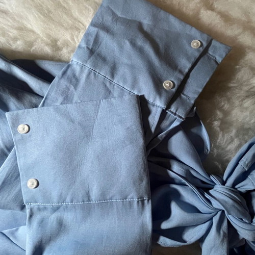 Light Blue Tie-Front Crop Shirt Kate London new, size M