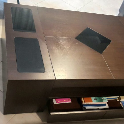 Coffee table like new with shelf, 2 drawers and minibar
